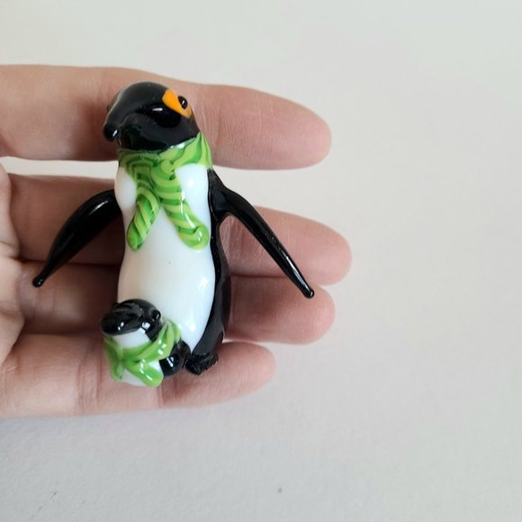 Glass Penguin with baby figurine. - Picture 4 of 11